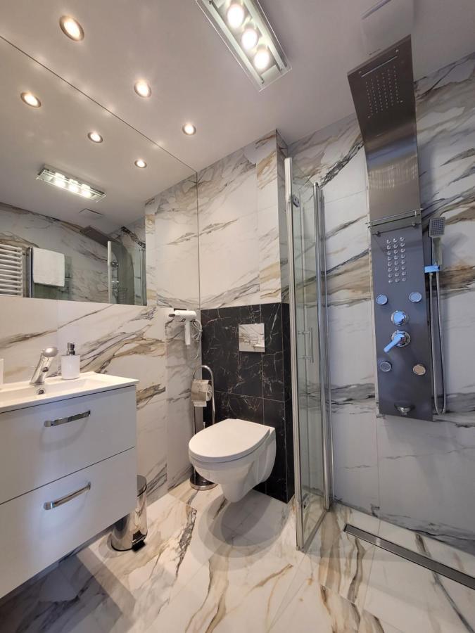 RzepiskaApartament Domek Grill Bukowina Bialka Jaucuzzi W Pokoju Na Wylacznoscアパートメント エクステリア 写真