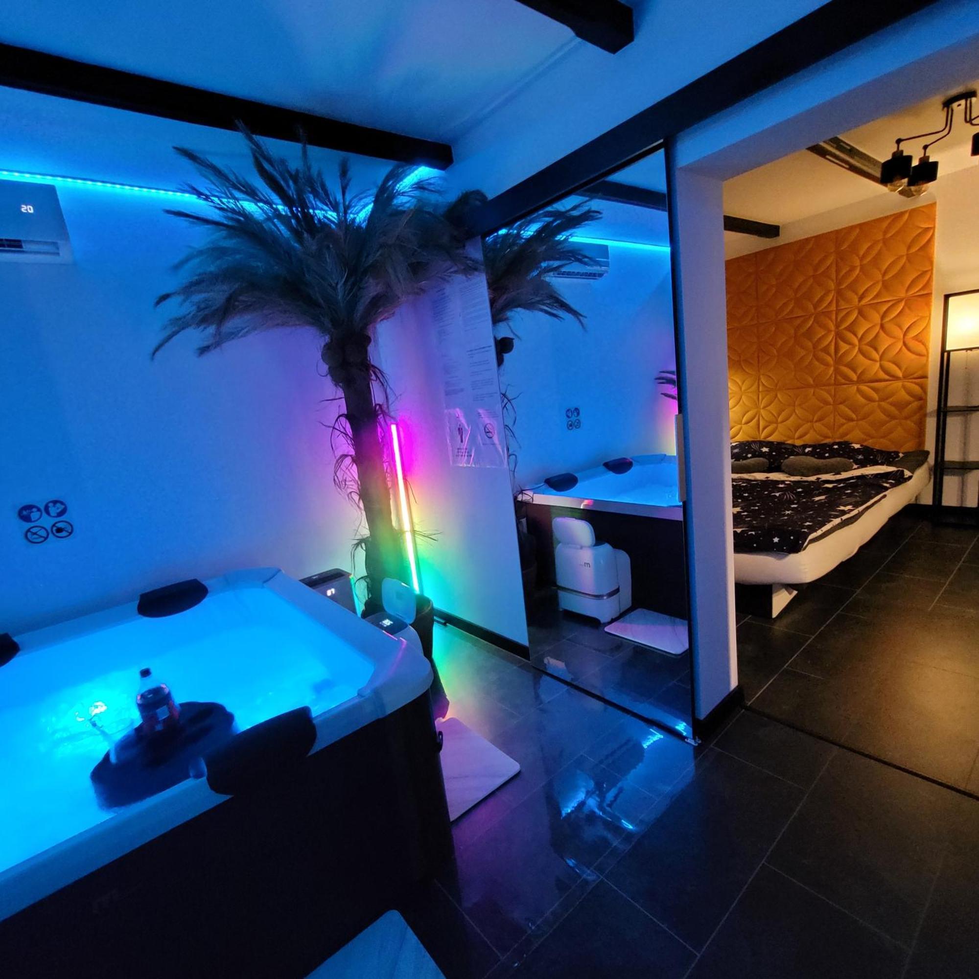 RzepiskaApartament Domek Grill Bukowina Bialka Jaucuzzi W Pokoju Na Wylacznoscアパートメント エクステリア 写真