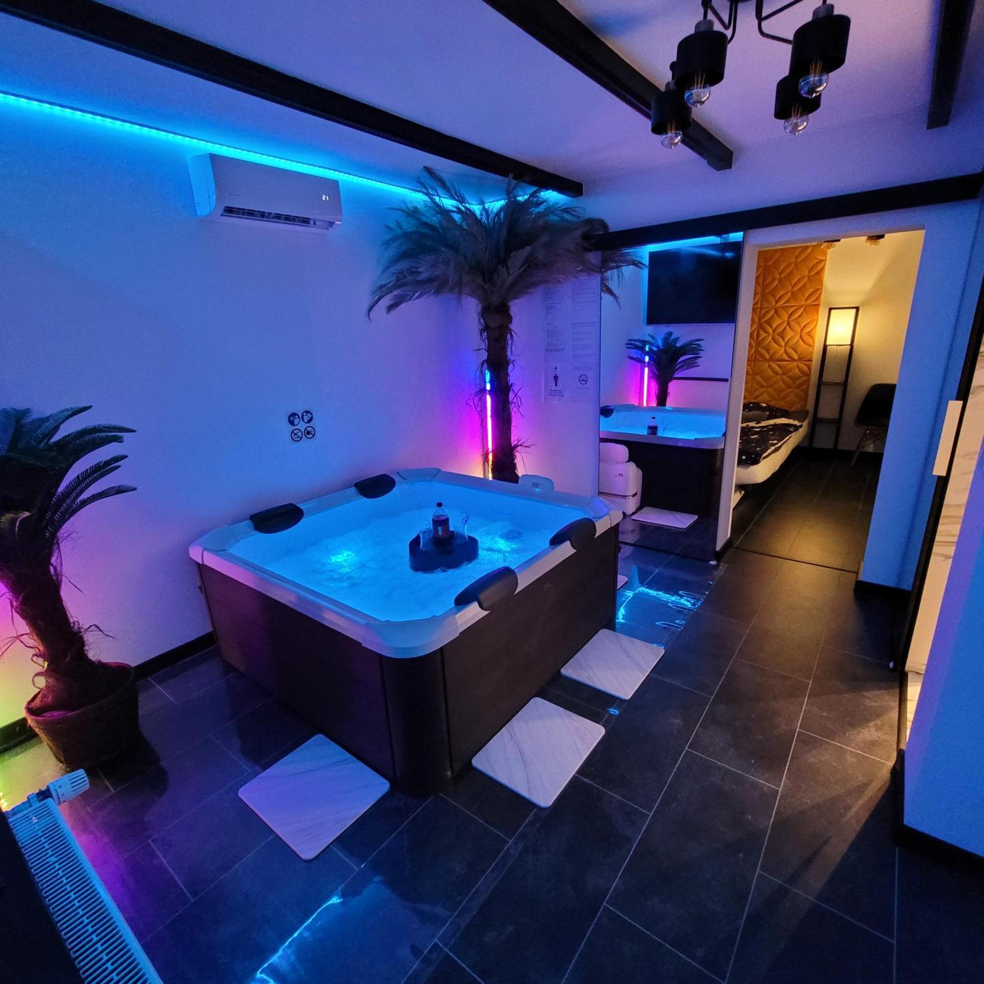 RzepiskaApartament Domek Grill Bukowina Bialka Jaucuzzi W Pokoju Na Wylacznoscアパートメント エクステリア 写真
