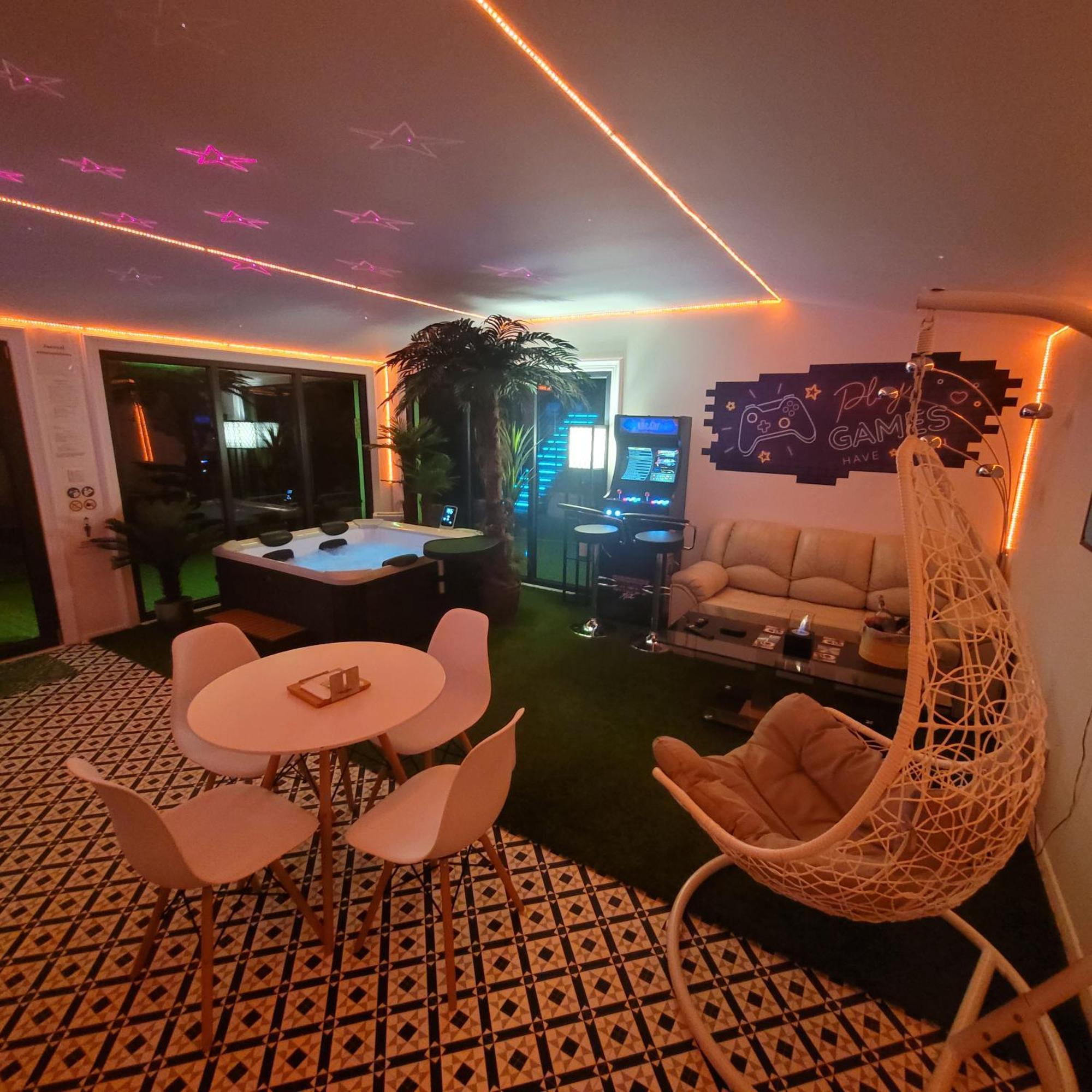RzepiskaApartament Domek Grill Bukowina Bialka Jaucuzzi W Pokoju Na Wylacznoscアパートメント エクステリア 写真